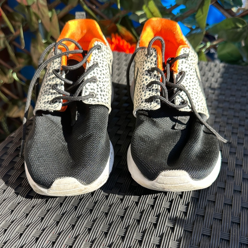 Nike Kids Sneakers Black and Orange